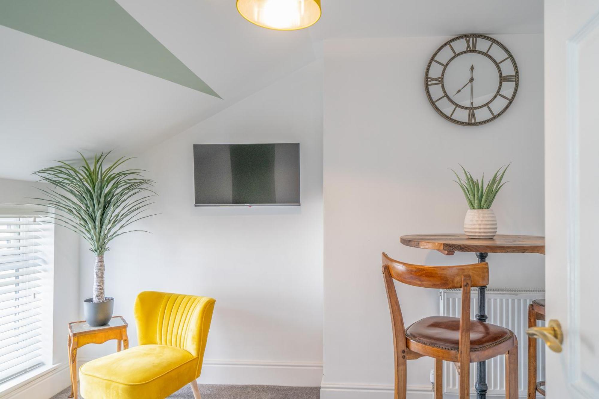 Gorgeous New 1 Bedroom Penthouse Flat モアカム エクステリア 写真